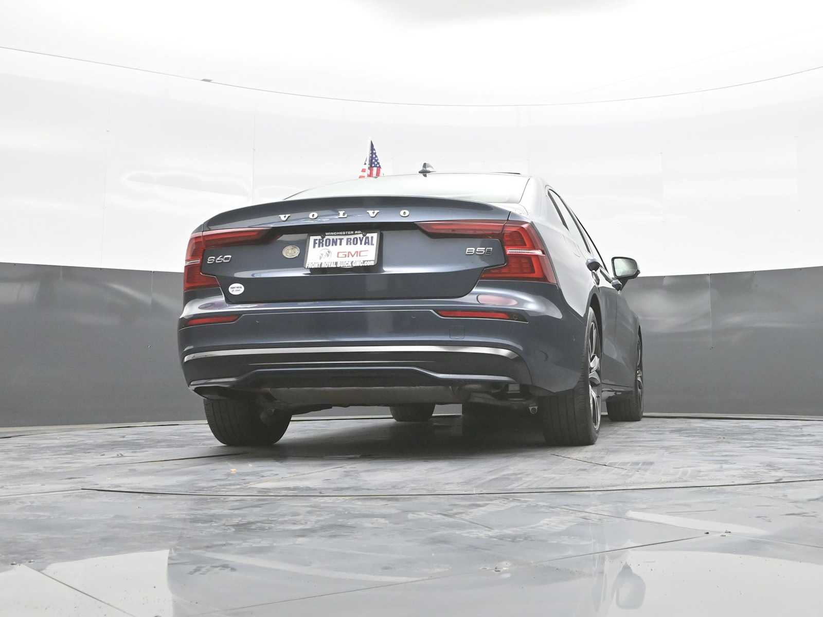2024 Volvo S60 B5 Plus Dark Theme