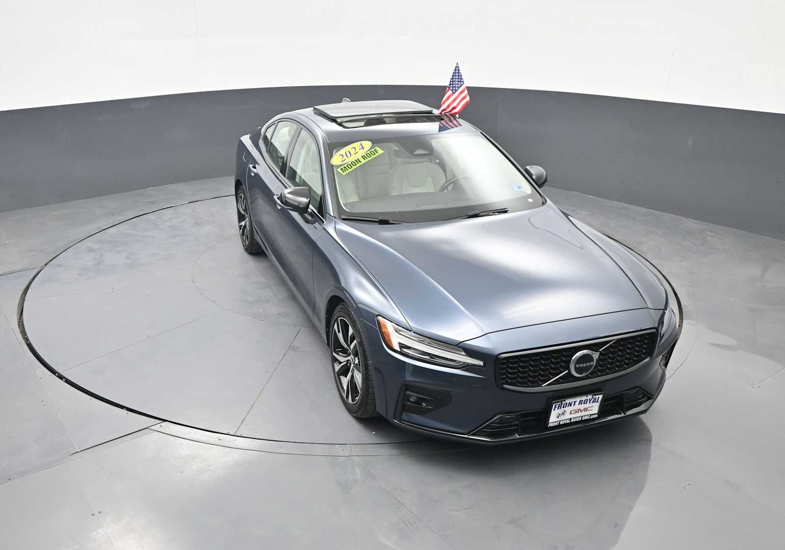 2024 Volvo S60 B5 Plus Dark Theme