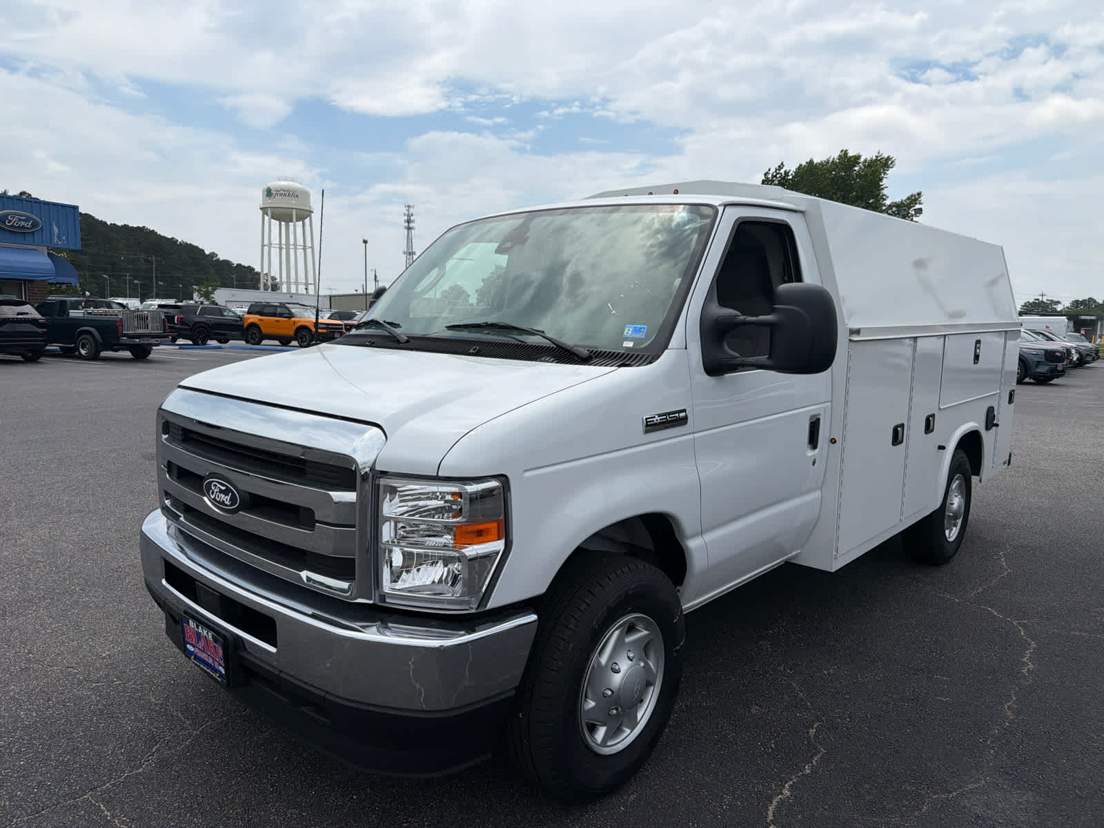 2026 Ford E-350 Cutaway 