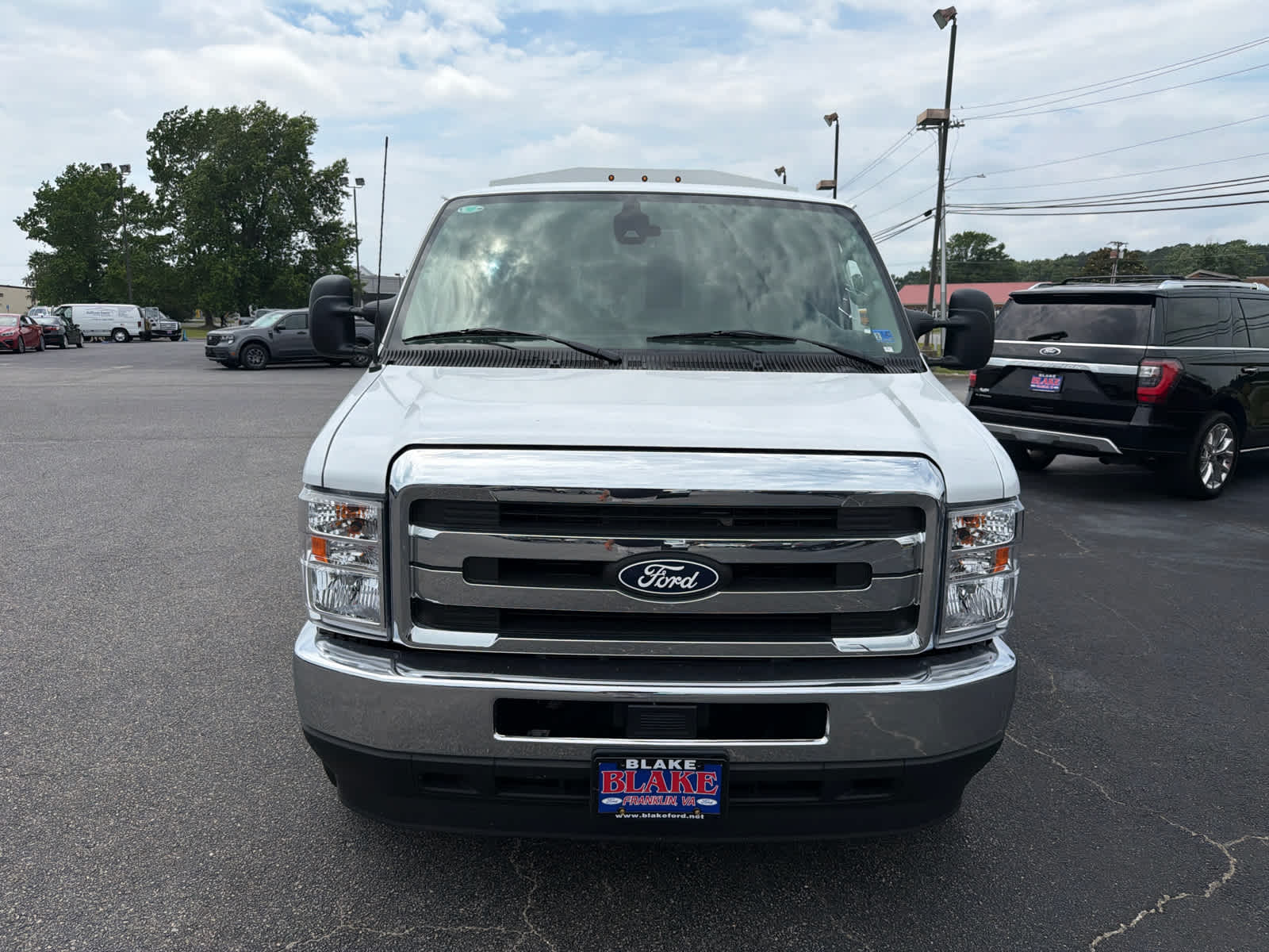 2026 Ford E-350 Cutaway 
