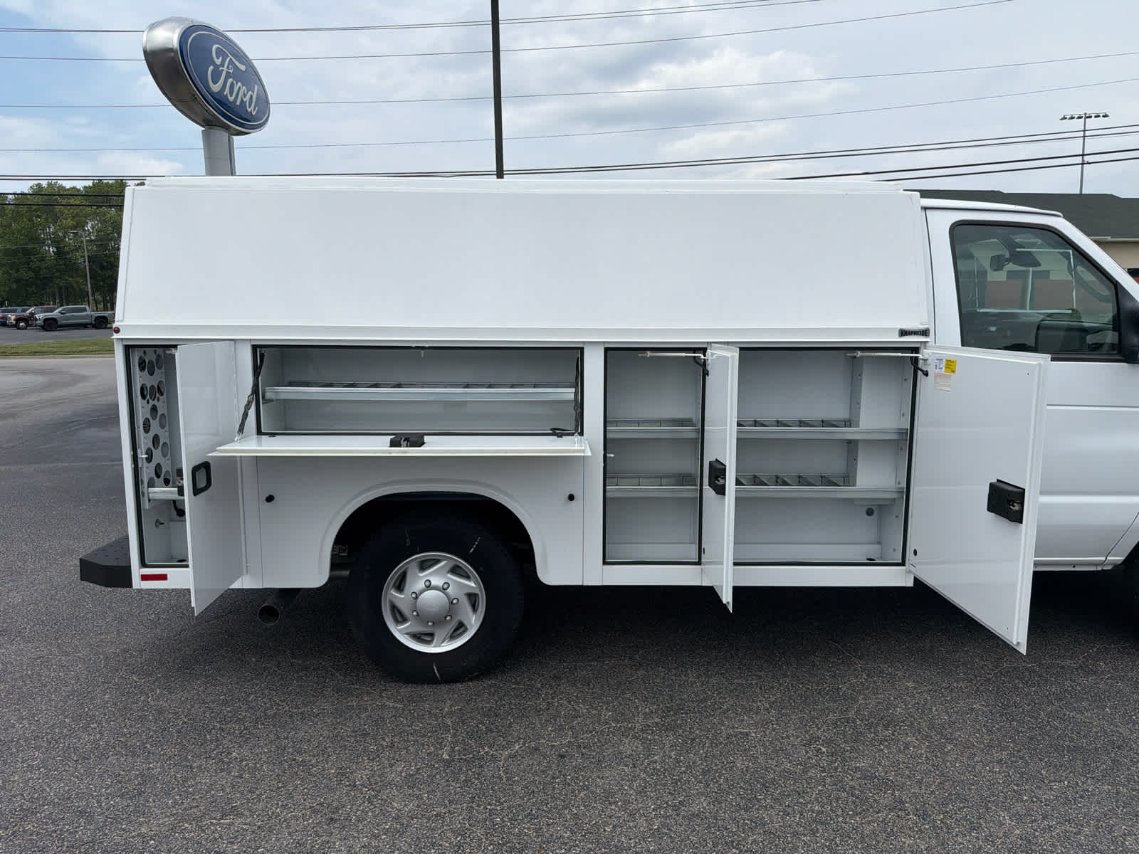 2026 Ford E-350 Cutaway 