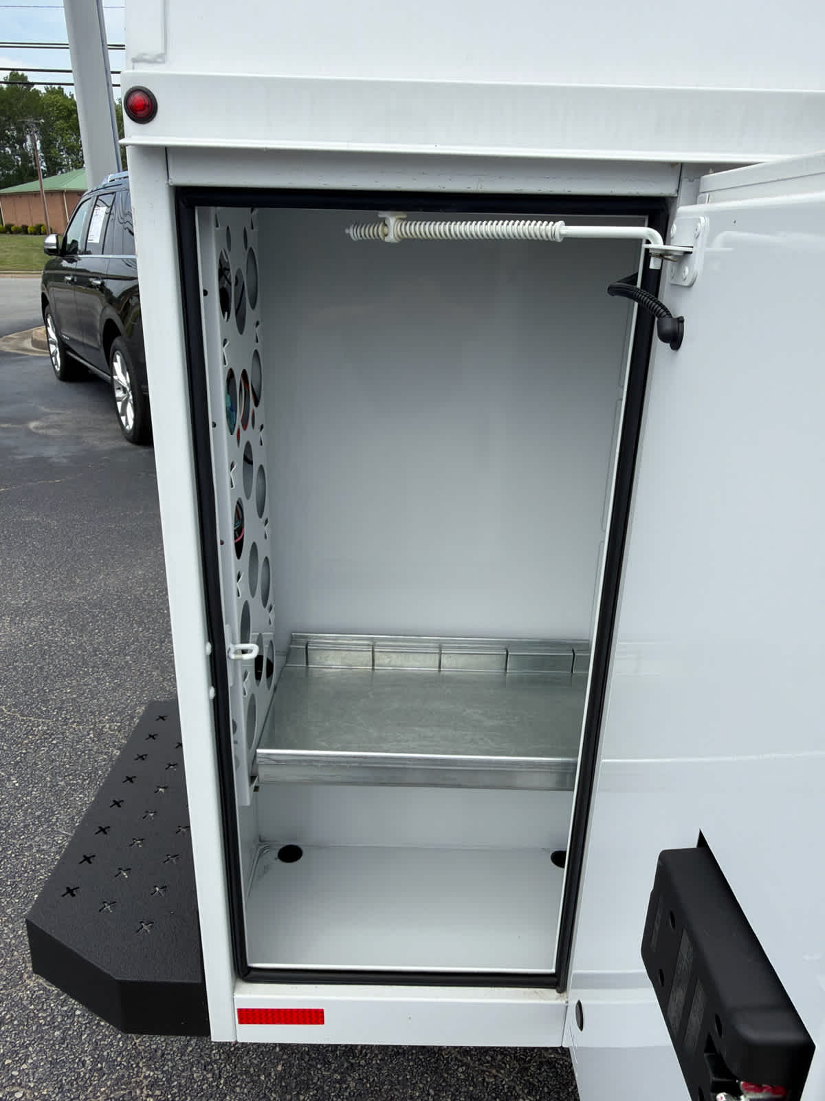 2026 Ford E-350 Cutaway 