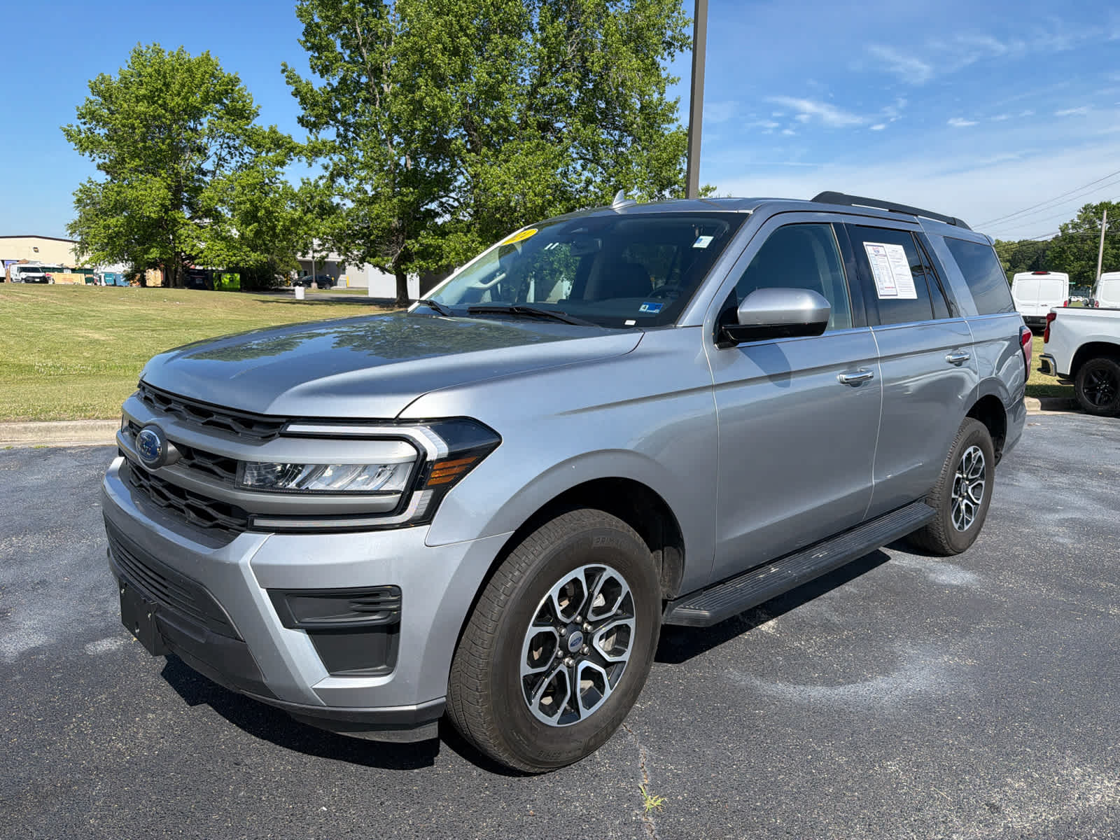 View vehicle photo 2