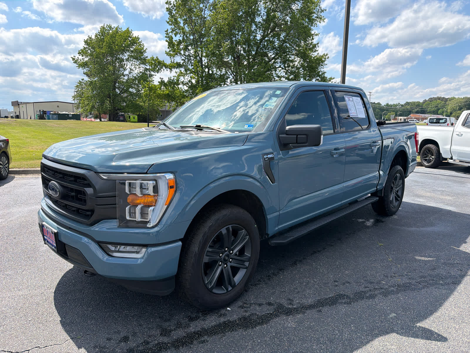 View vehicle photo 2