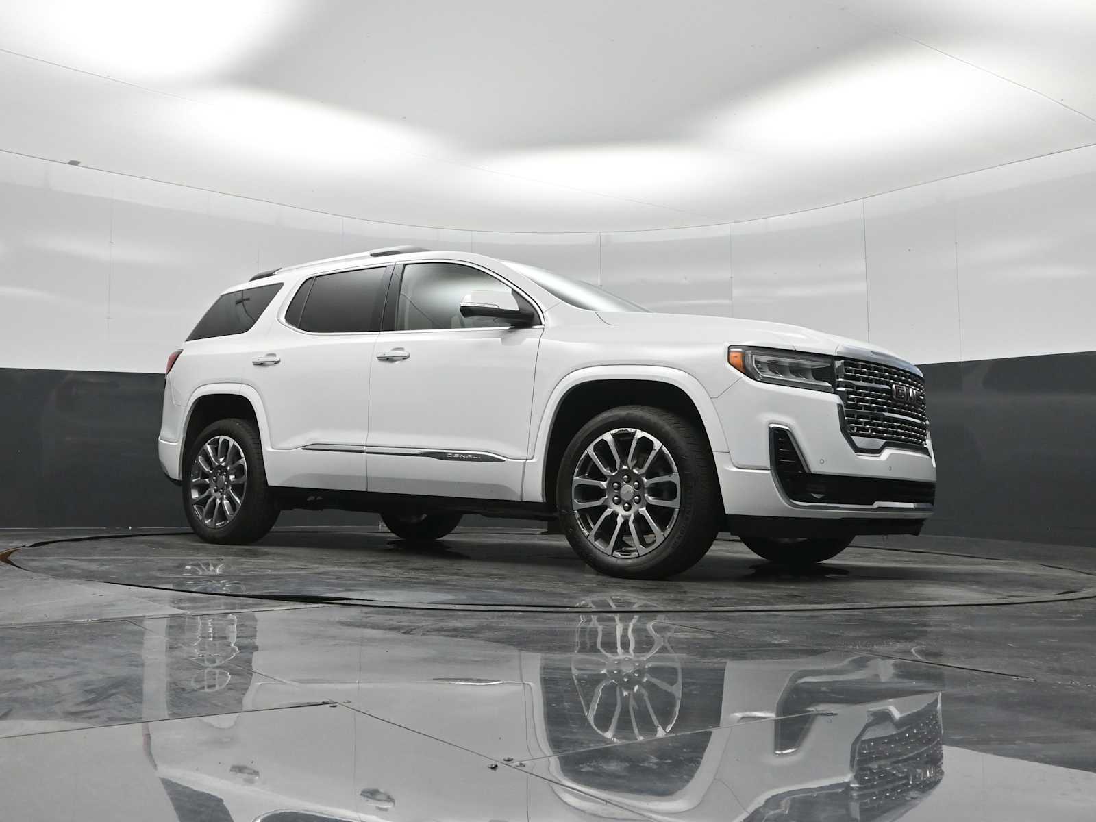 2023 GMC Acadia AWD Denali