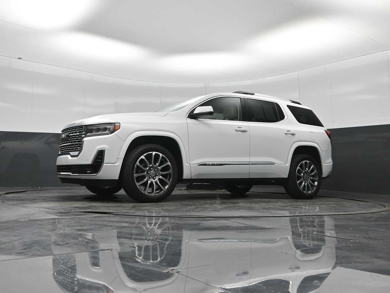 2023 GMC Acadia AWD Denali