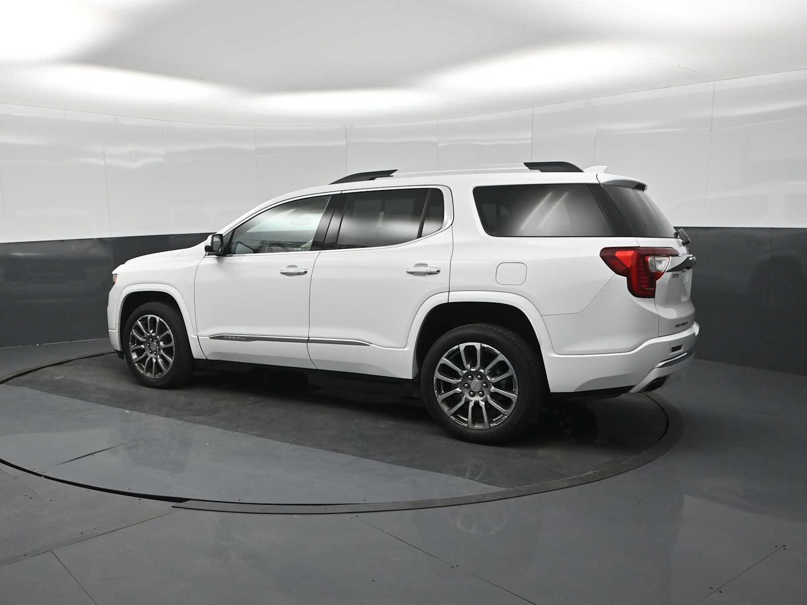 2023 GMC Acadia AWD Denali
