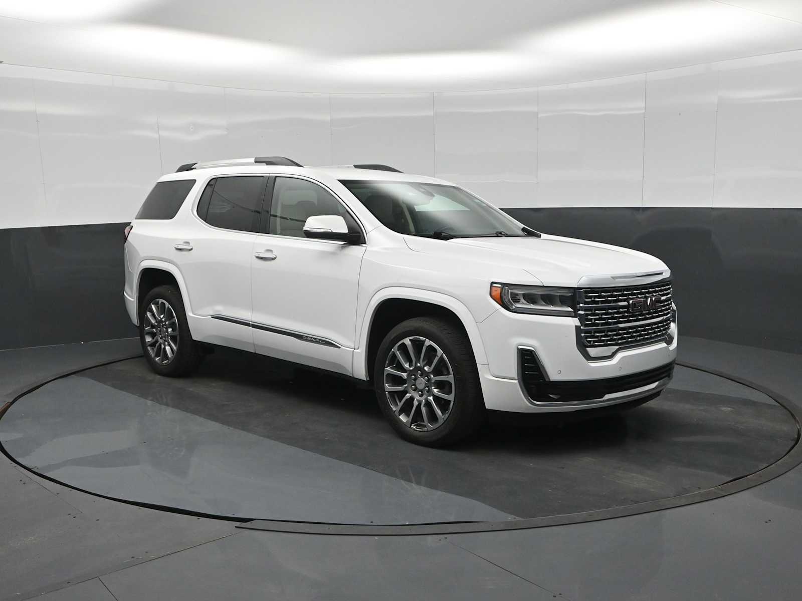 2023 GMC Acadia AWD Denali