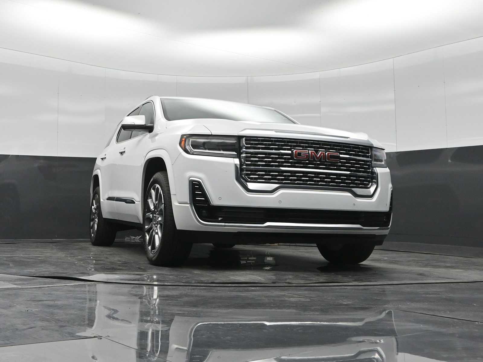 2023 GMC Acadia AWD Denali