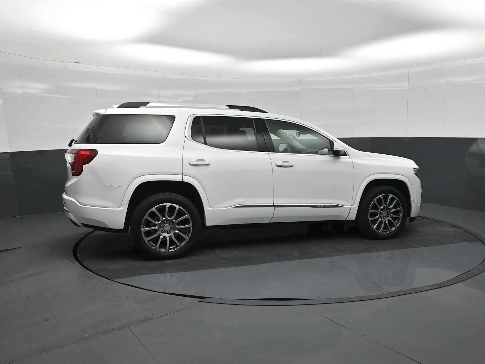 2023 GMC Acadia AWD Denali