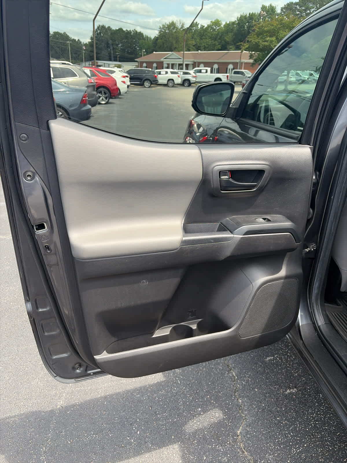 2023 Toyota Tacoma SR V6