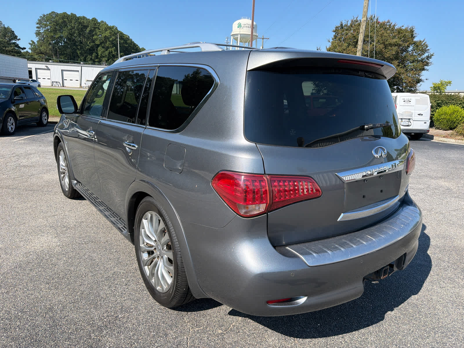 2016 INFINITI QX80 