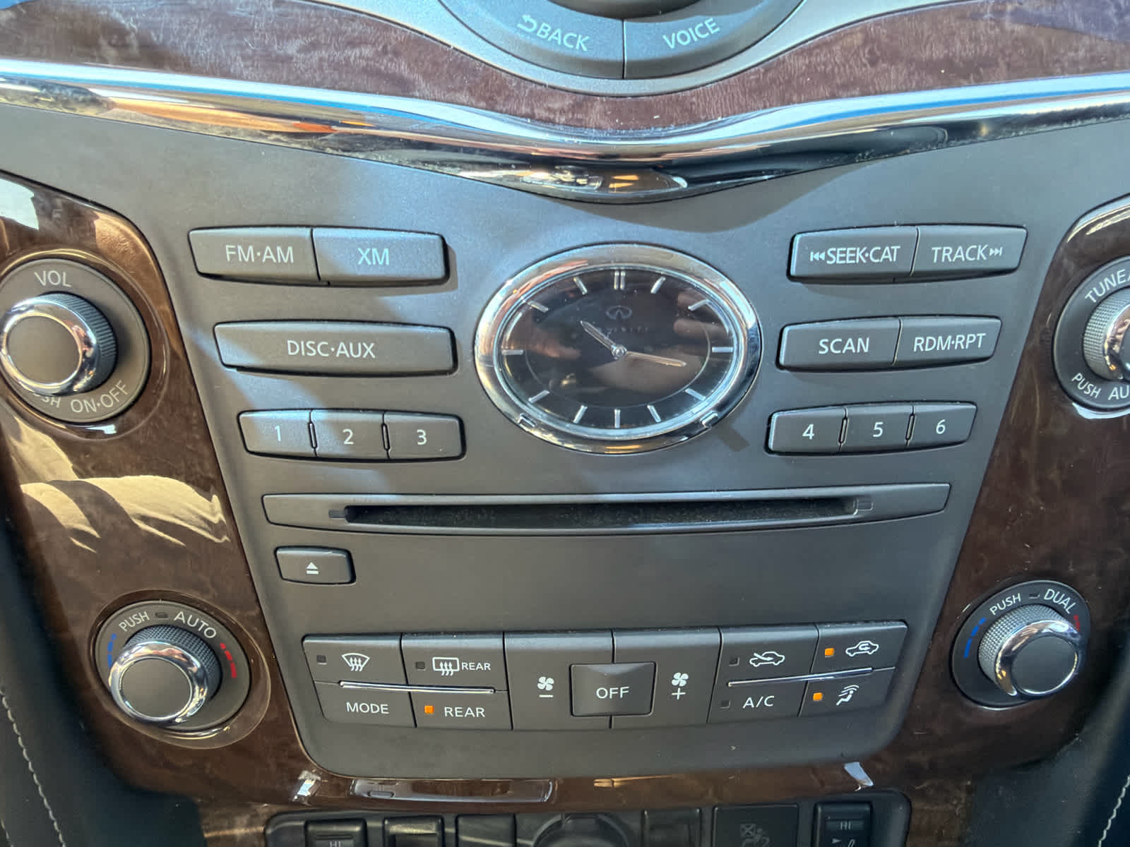 2016 INFINITI QX80 