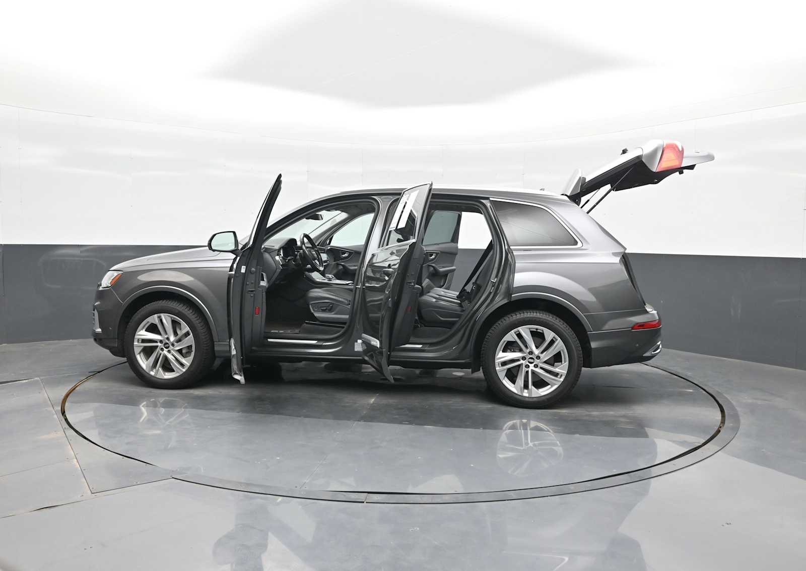 2021 Audi Q7 Premium Plus 55 TFSI quattro Tiptronic