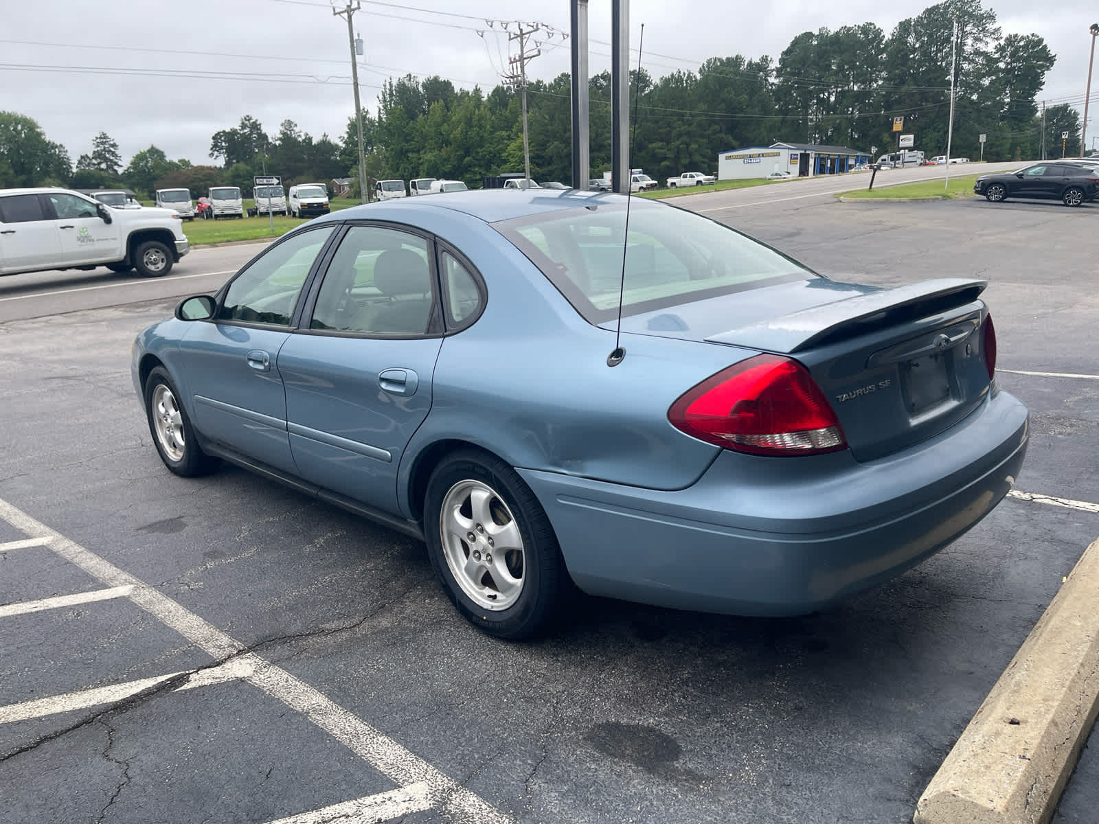 2005 Ford Taurus SE