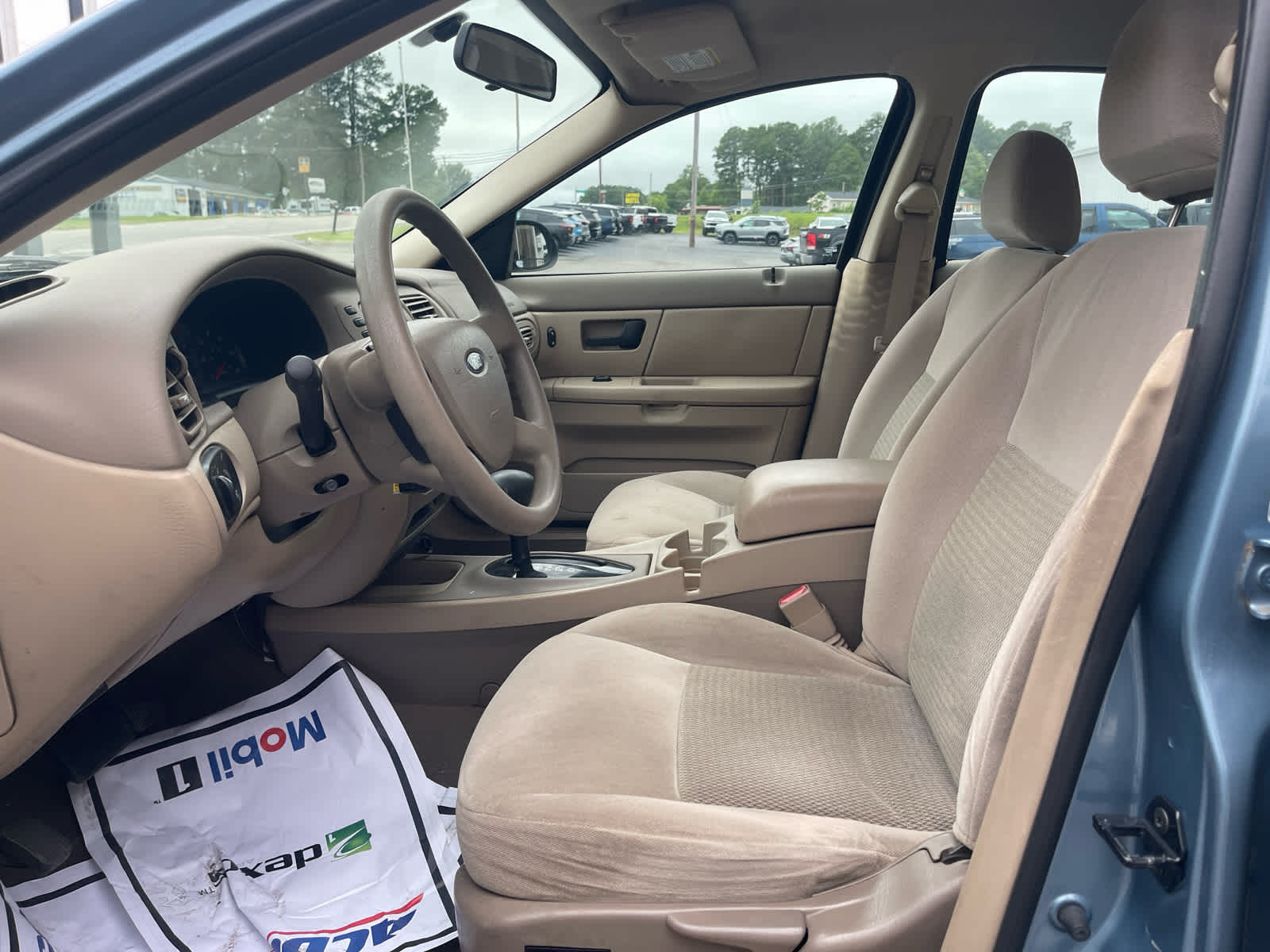 2005 Ford Taurus SE