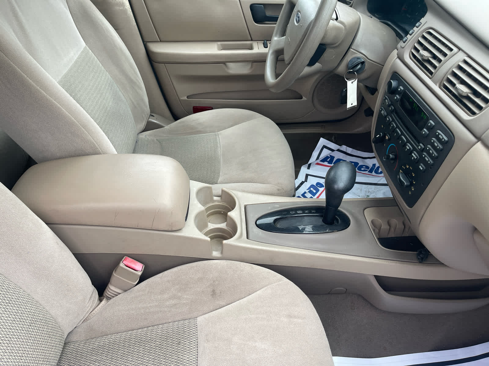 2005 Ford Taurus SE
