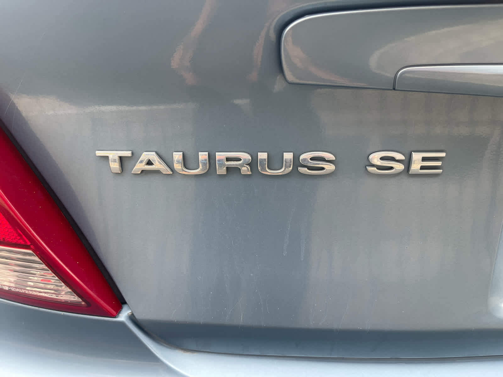 2005 Ford Taurus SE