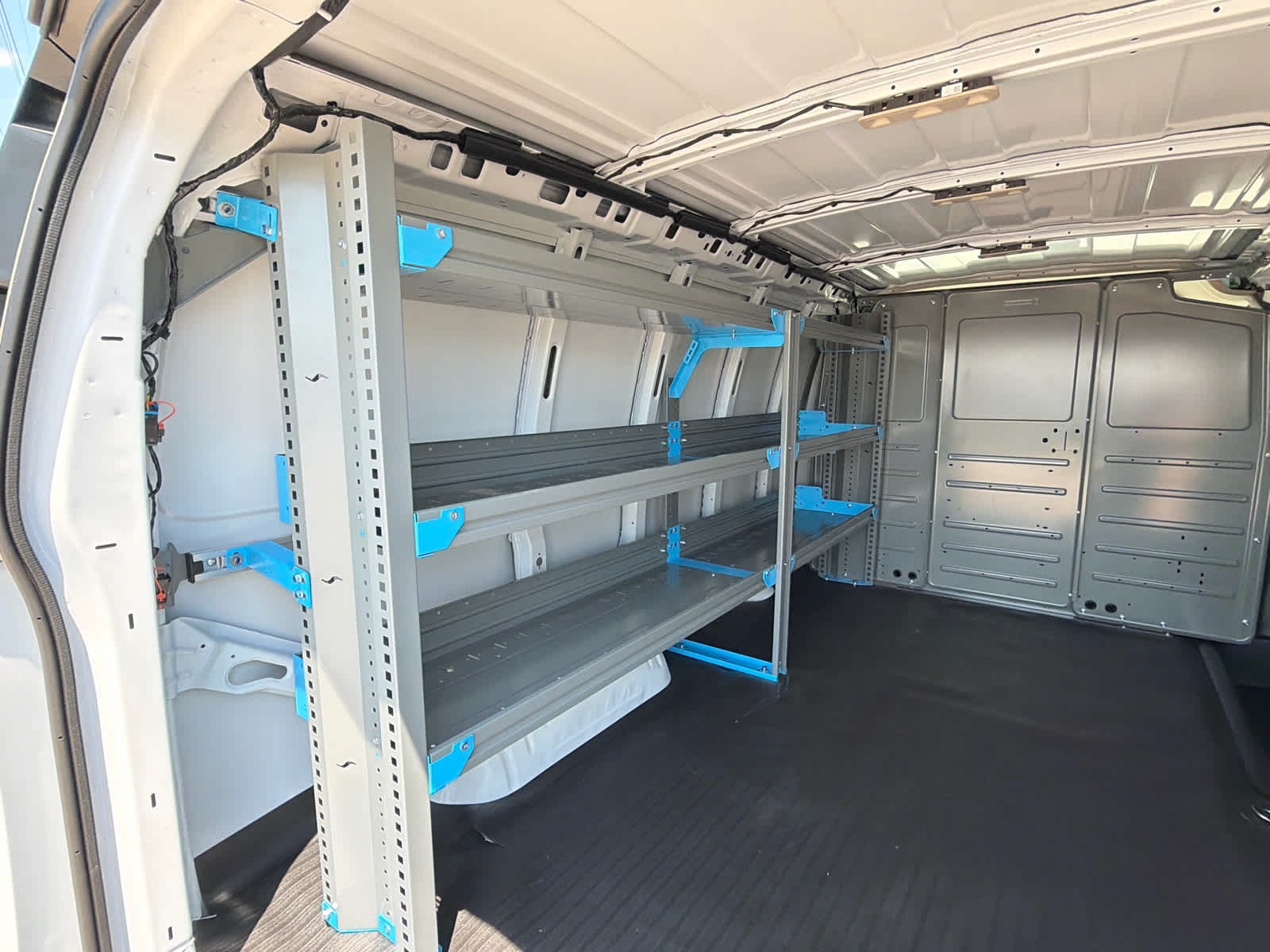 2025 Chevrolet Express Cargo 3500
