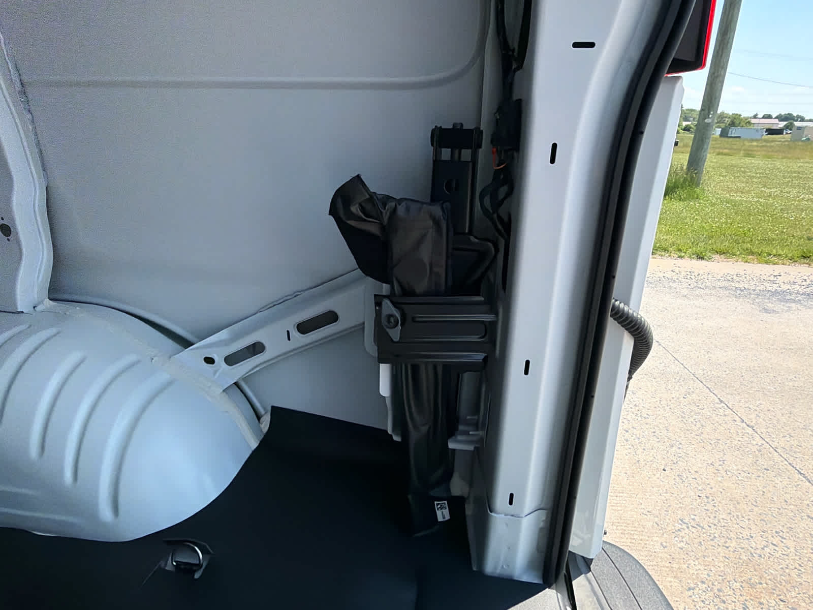 2025 Chevrolet Express Cargo 3500