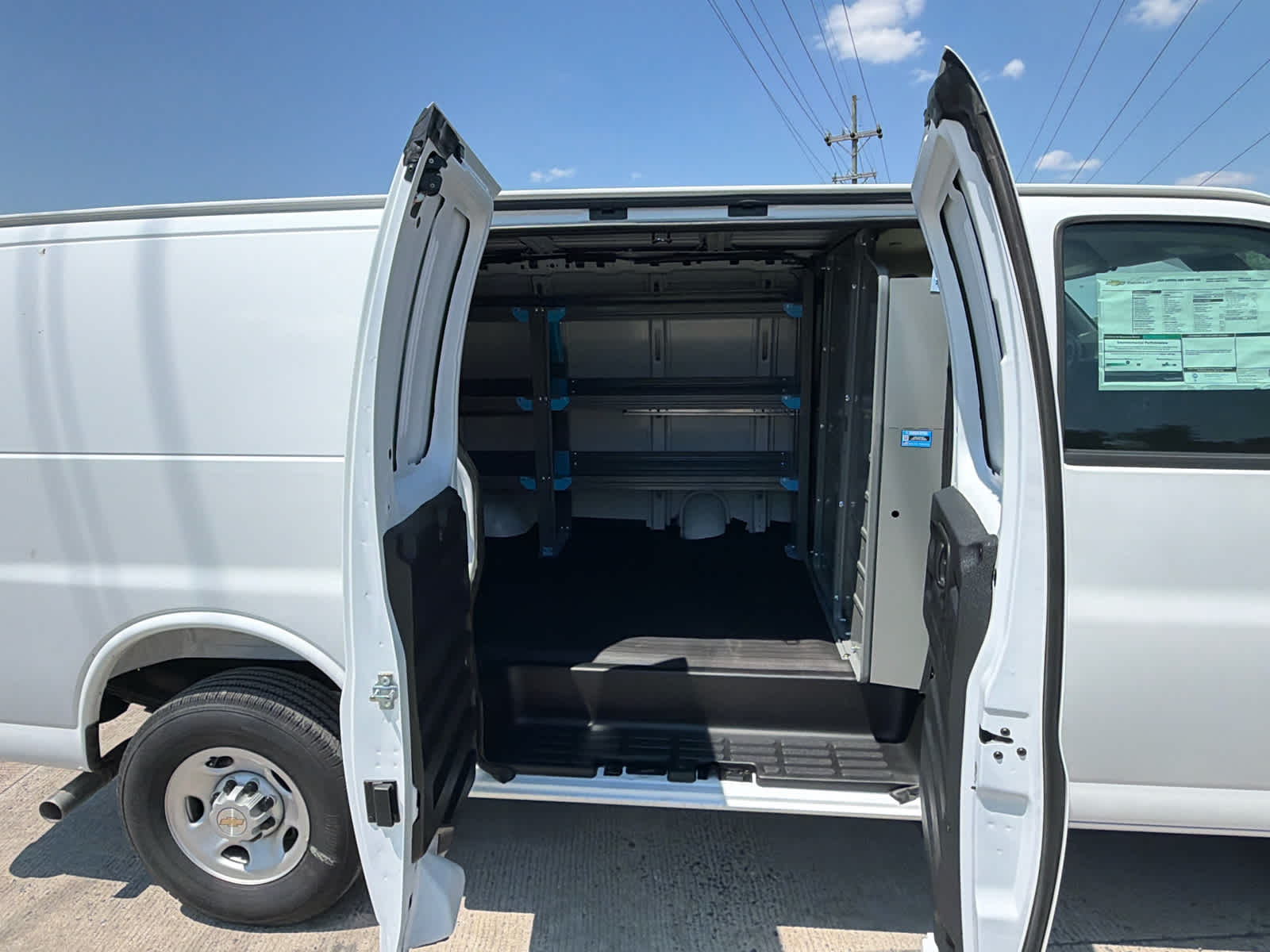 2025 Chevrolet Express Cargo 3500