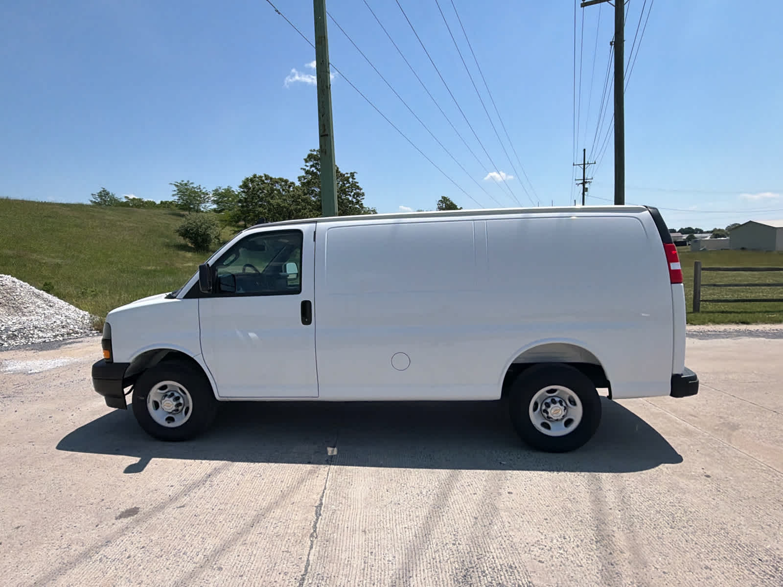 2025 Chevrolet Express Cargo 3500