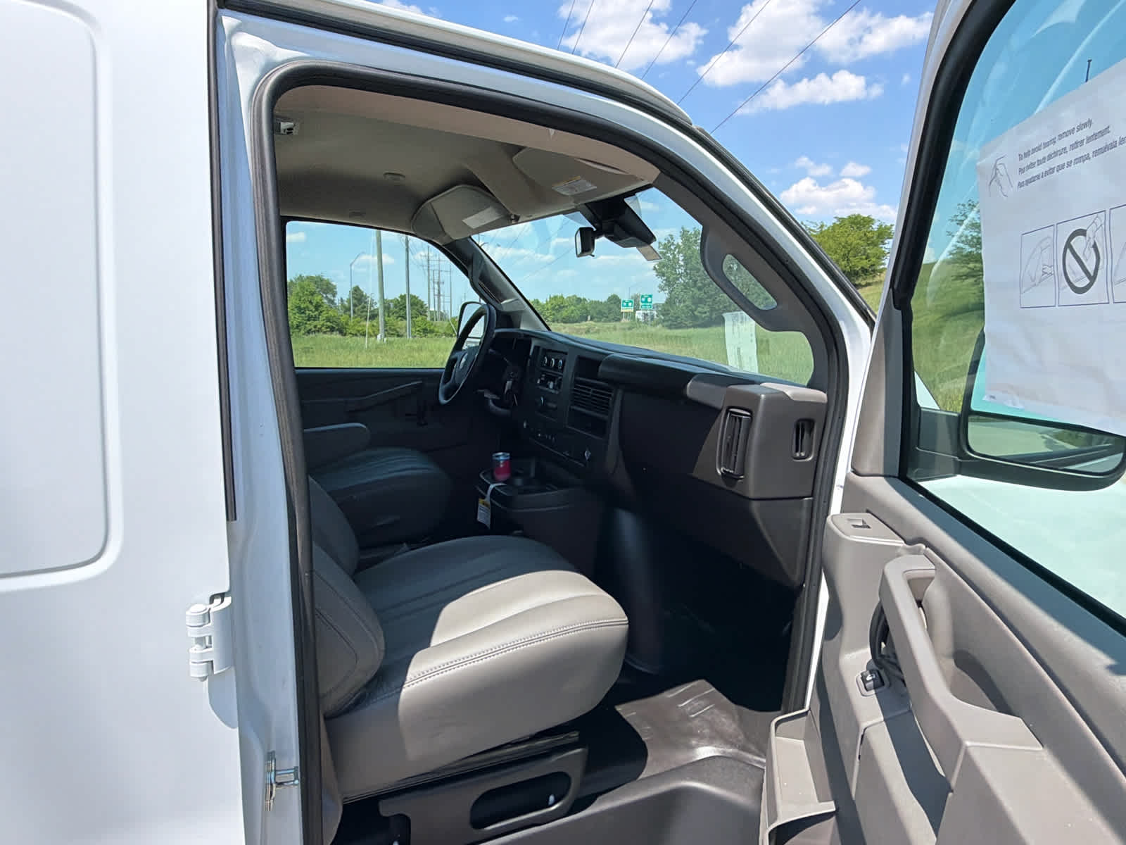 2025 Chevrolet Express Cargo 3500