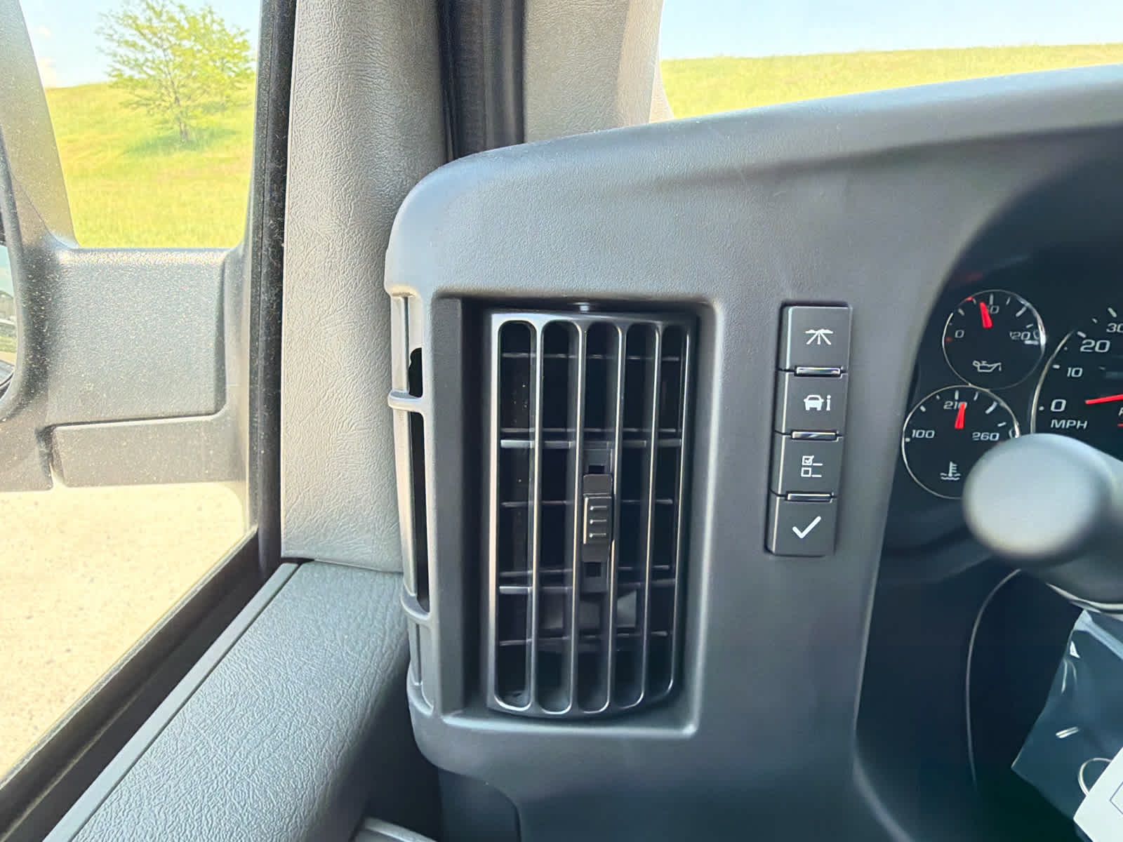 2025 Chevrolet Express Cargo 3500
