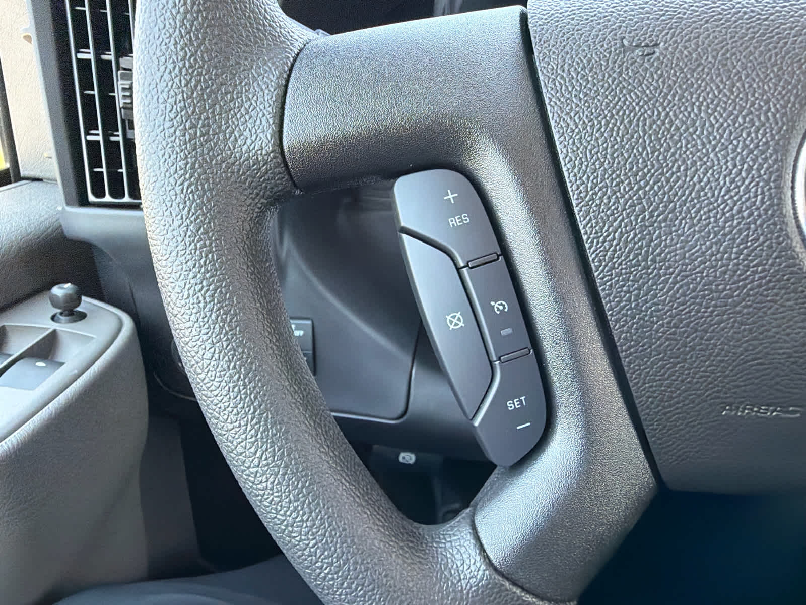 2025 Chevrolet Express Cargo 3500