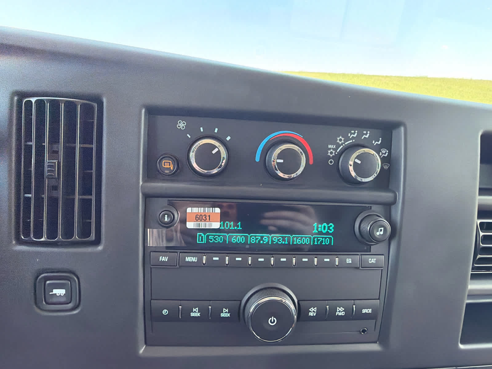 2025 Chevrolet Express Cargo 3500
