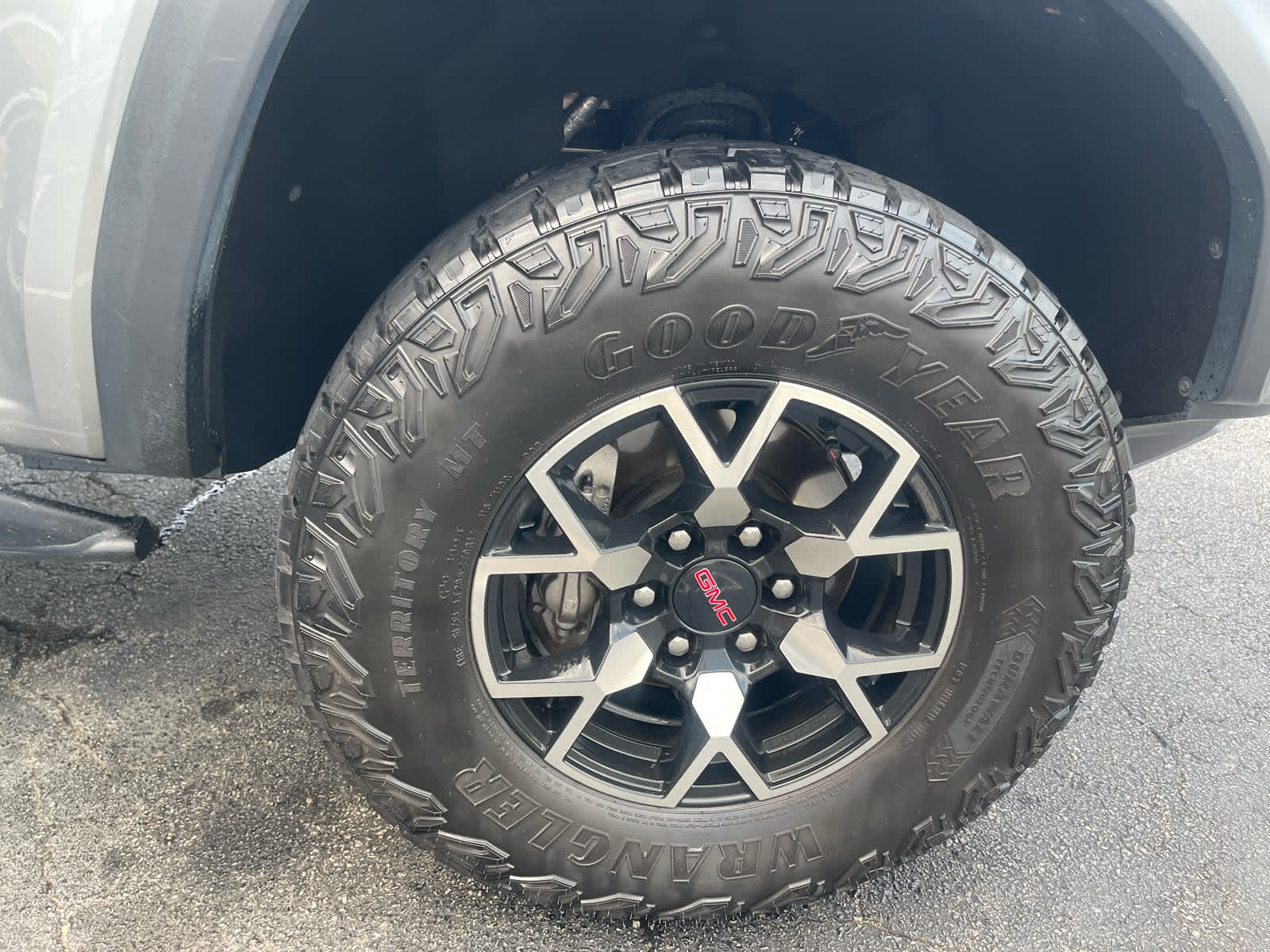 2023 GMC Canyon AT4X