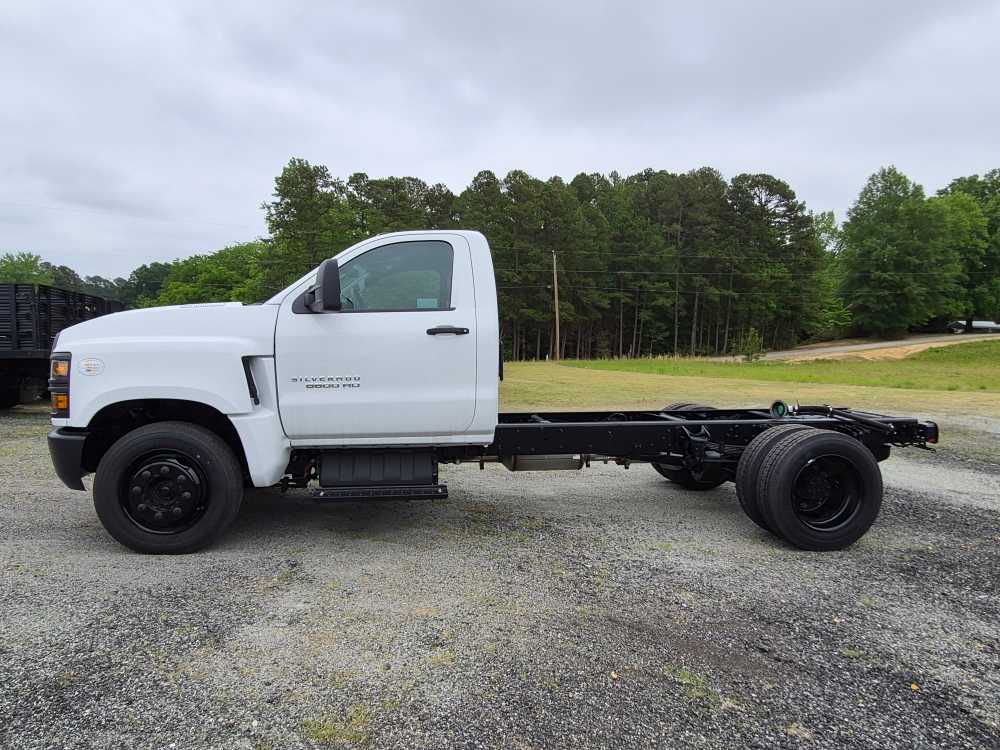 2023 Chevrolet Silverado MD WT