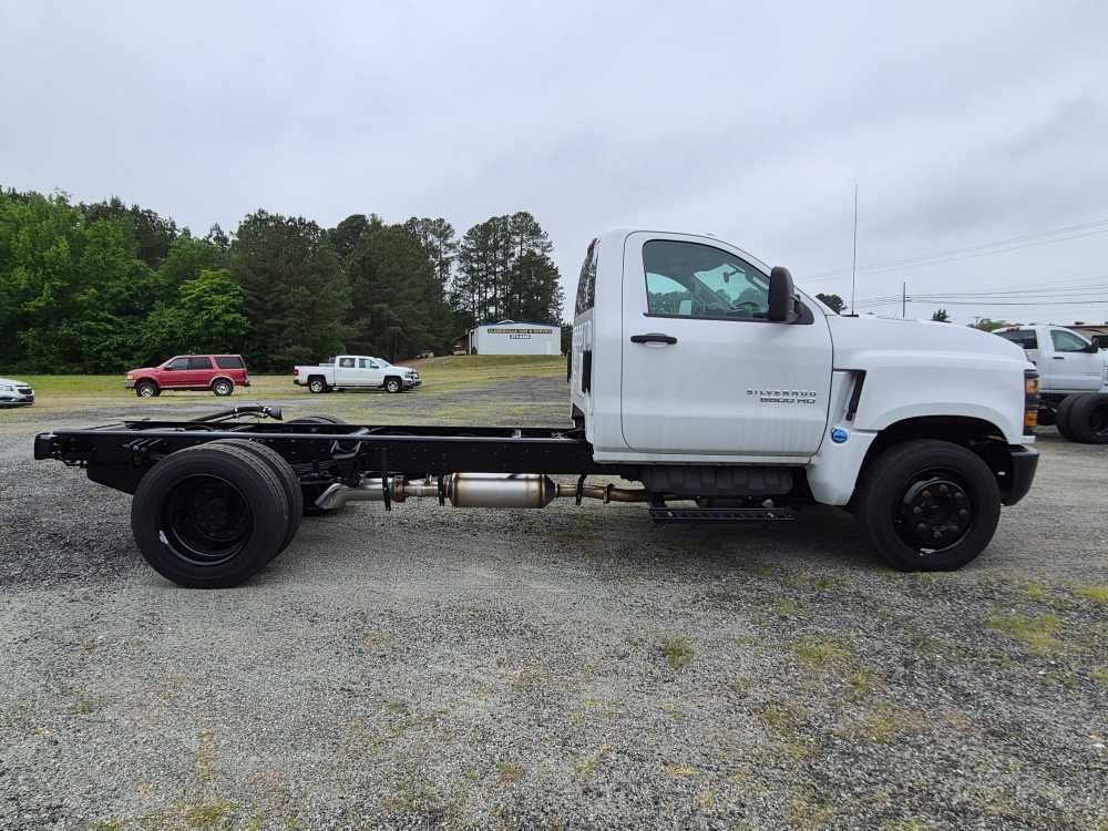 2023 Chevrolet Silverado MD WT