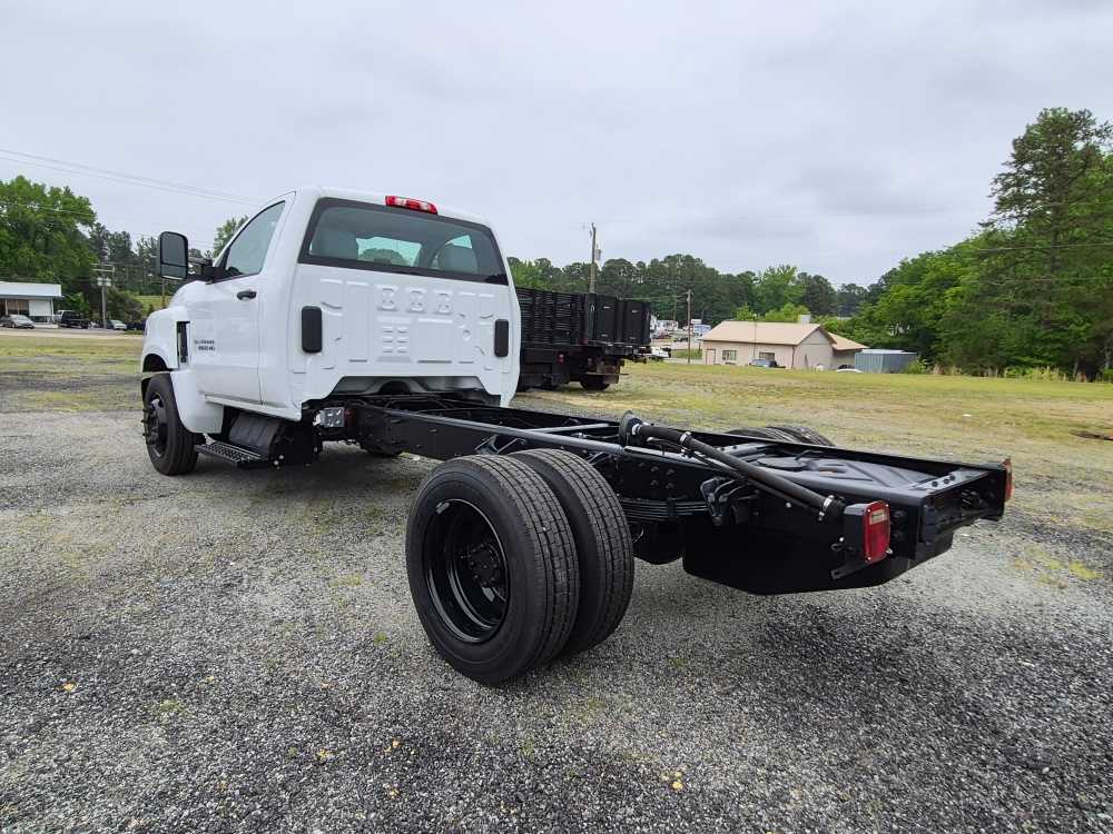 2023 Chevrolet Silverado MD WT