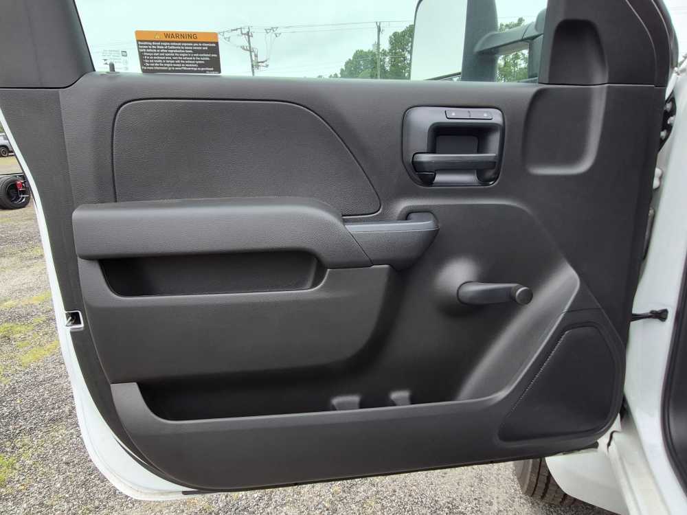 2023 Chevrolet Silverado MD WT