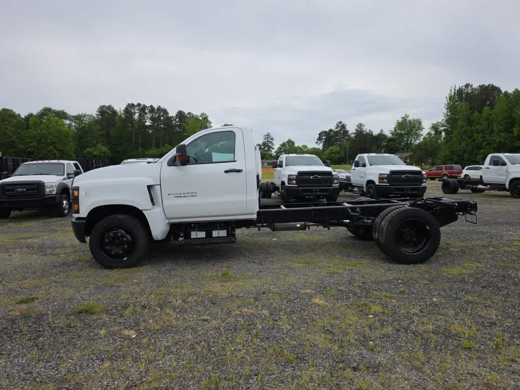 2023 Chevrolet Silverado MD WT