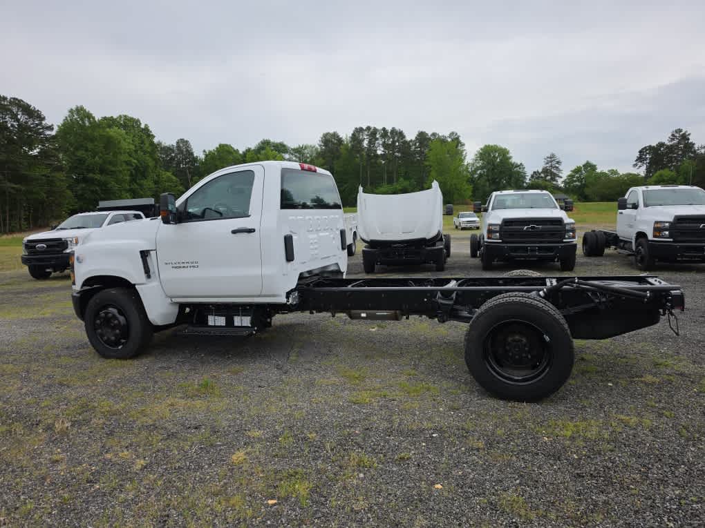 2023 Chevrolet Silverado MD WT