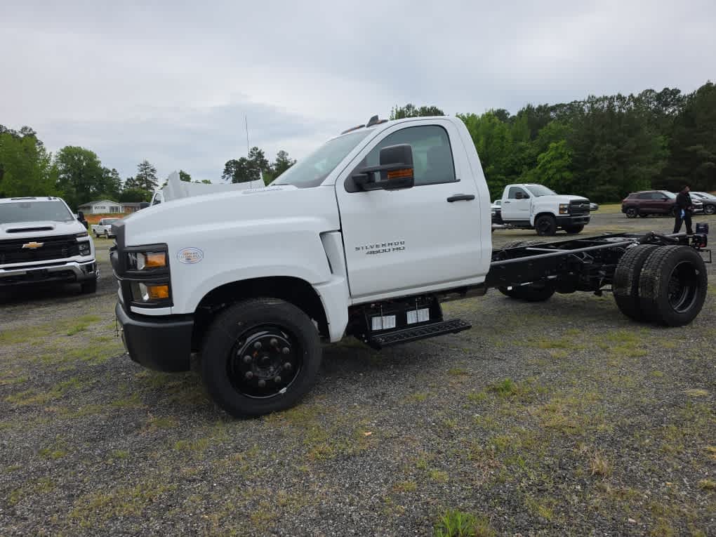 2023 Chevrolet Silverado MD WT