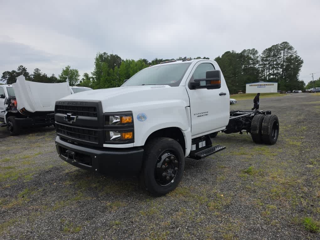 2023 Chevrolet Silverado MD WT
