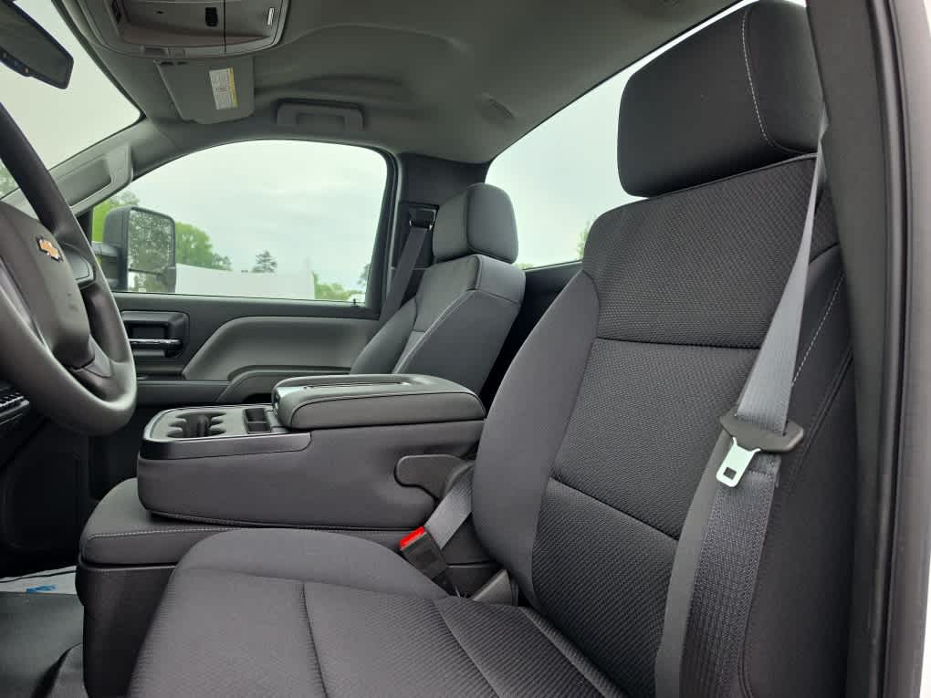 2023 Chevrolet Silverado MD WT