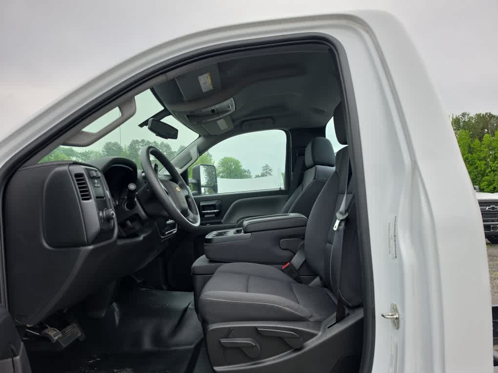 2023 Chevrolet Silverado MD WT