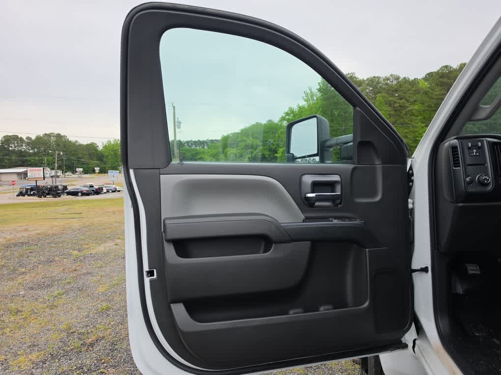 2023 Chevrolet Silverado MD WT