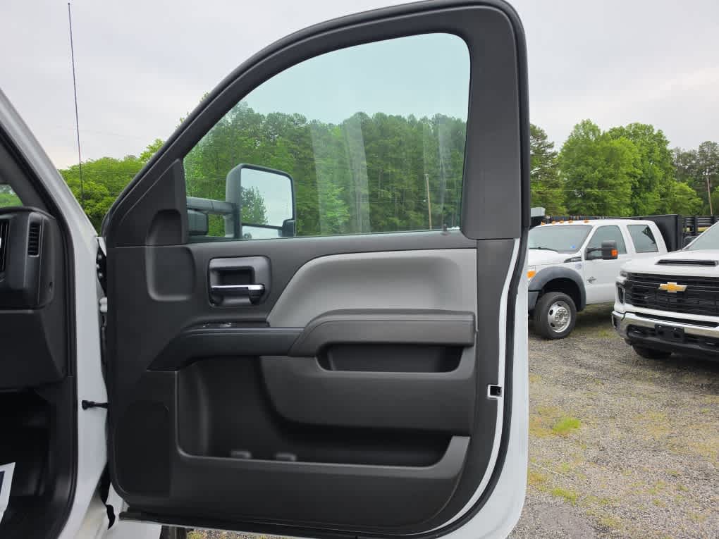 2023 Chevrolet Silverado MD WT