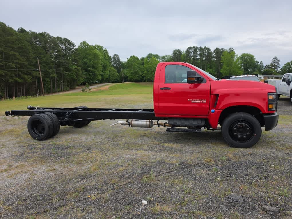 2023 Chevrolet Silverado MD WT