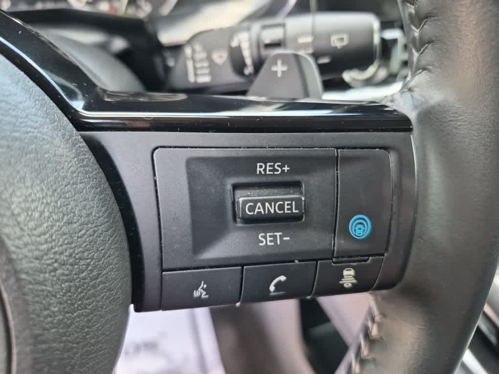 2023 Nissan Pathfinder SV