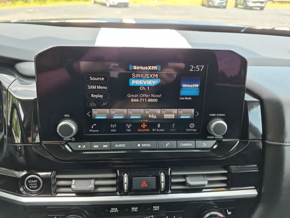 2023 Nissan Pathfinder SV