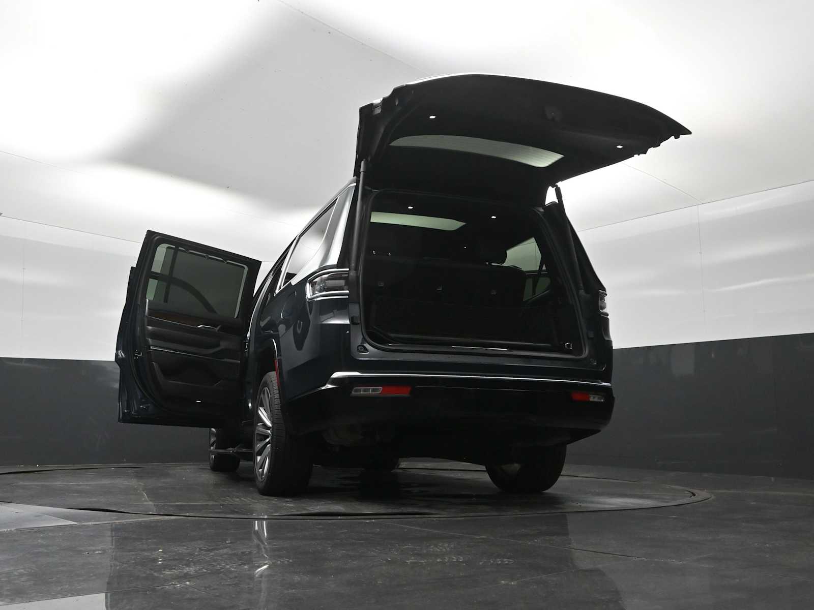 2023 Jeep Grand Wagoneer 4x4