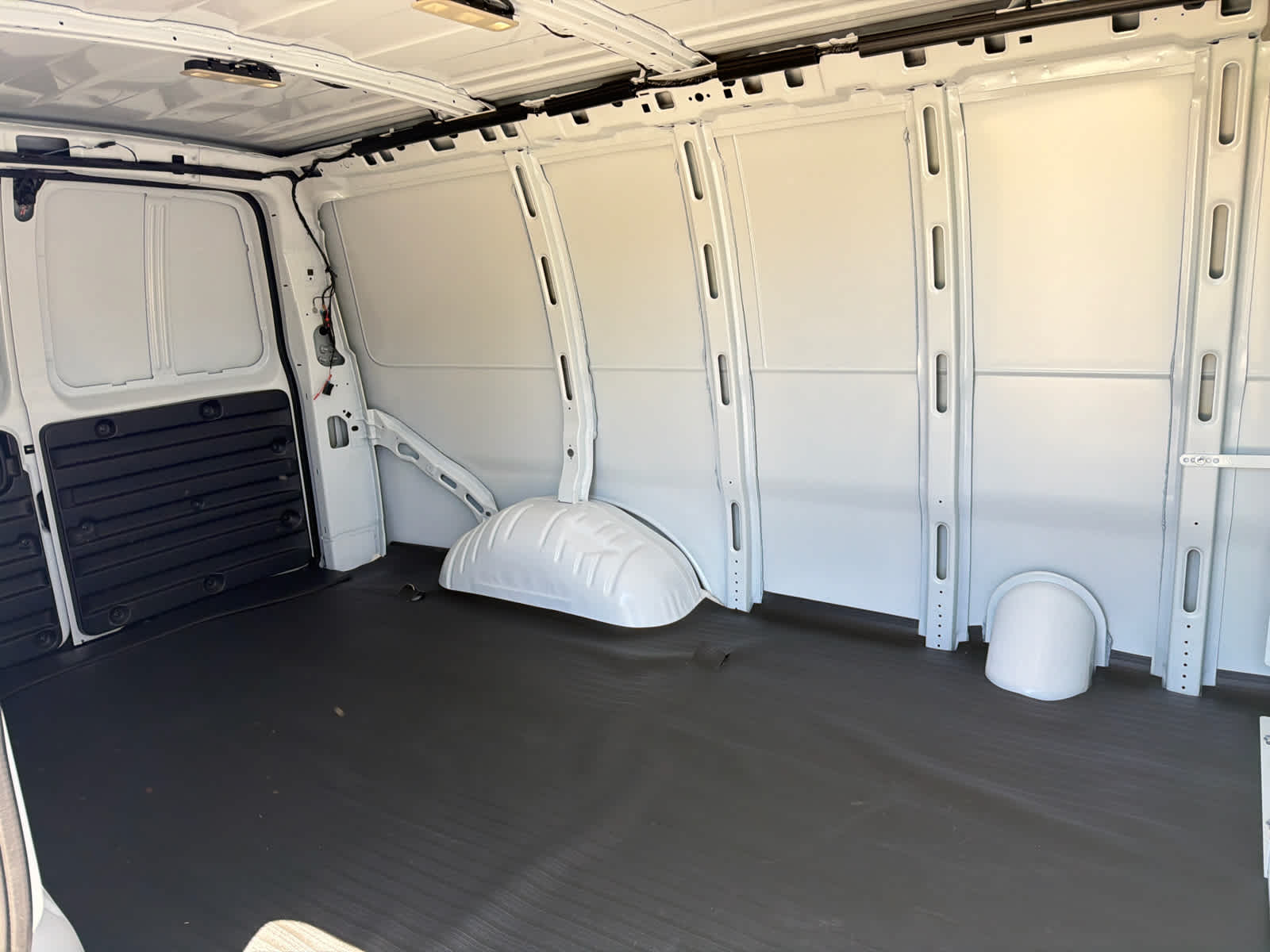 2026 Chevrolet Express Cargo 2500