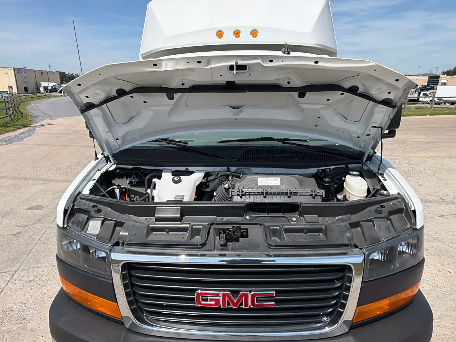 2025 GMC Savana Cutaway Work Van