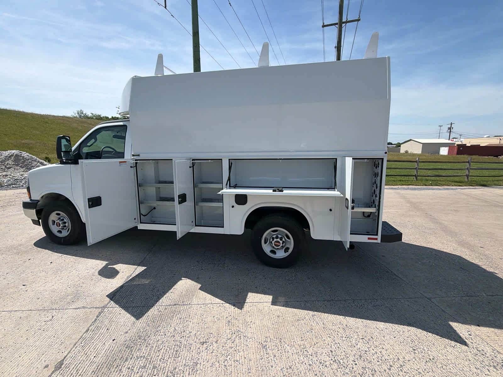 2025 GMC Savana Cutaway Work Van